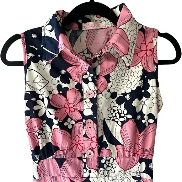 STONE FLOWER NWOT SLEEVELESS SMOCKED FLORAL FIT & FLARE DRESS PINK BLUE | SMALL - Picture 2 of 10